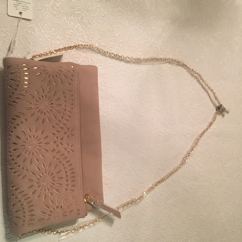 💞Nude Purse With Gold Chain💞
